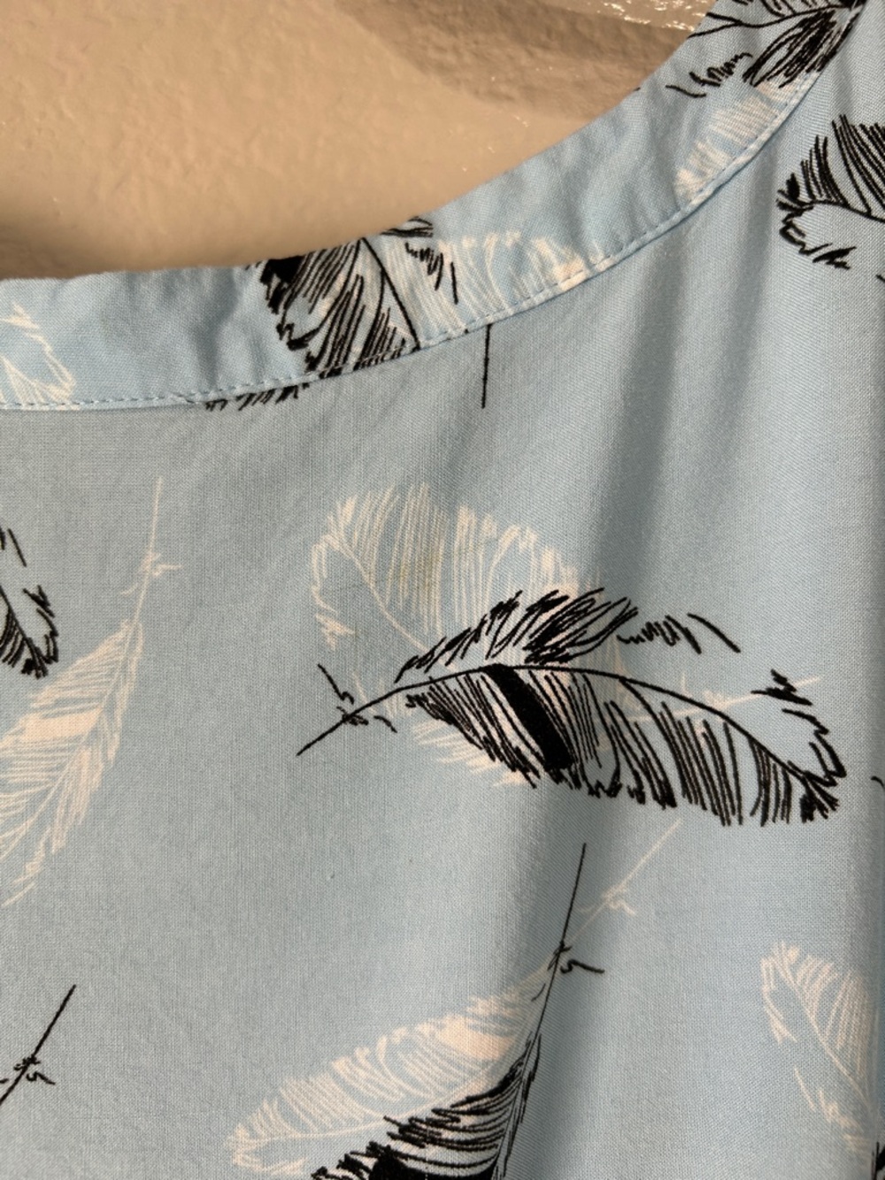 Torrid women’s Light Blue Feather Print V Hem Challis midi Dress plus sz 2 - Picture 14 of 14